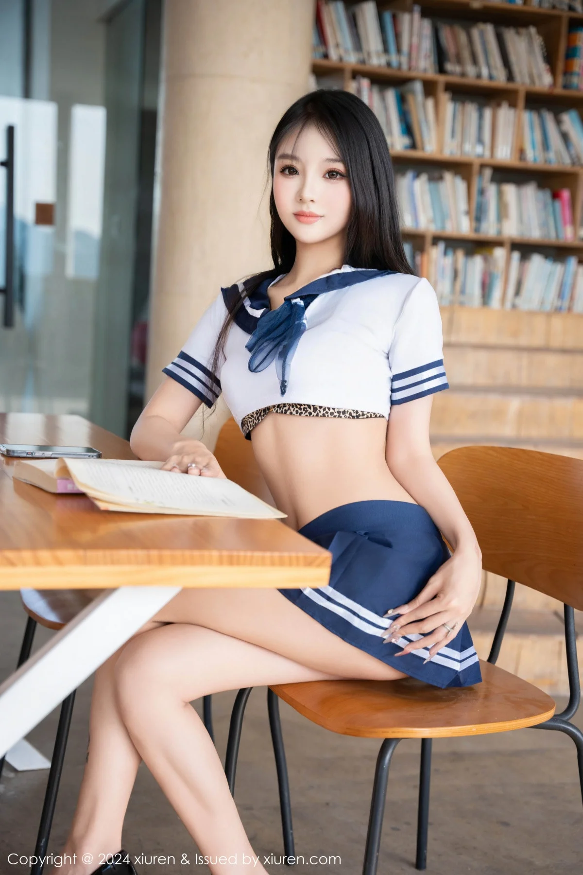 秀人网 No.9245 李嫣 制服美腿